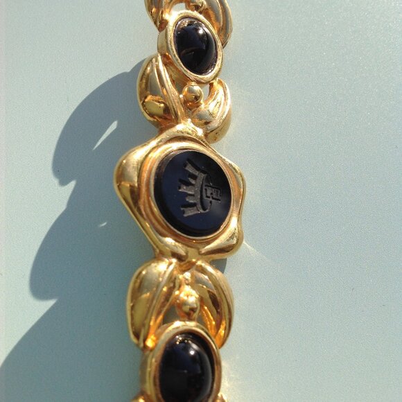 Fendi Brooch Victorian Revival Bar Rhodium Gold Intaglio Logo + Onyx Cabochons - Picture 16 of 16